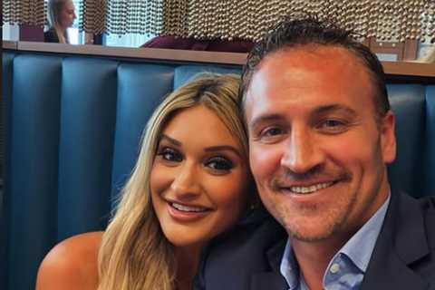 Ryan Lochte’s girlfriend supports her beau after stunning $34-per-hour Missouri State coaching move