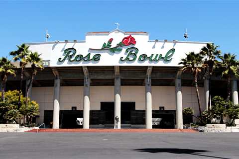 Text messages show how close UCLA came to leaving Rose Bowl