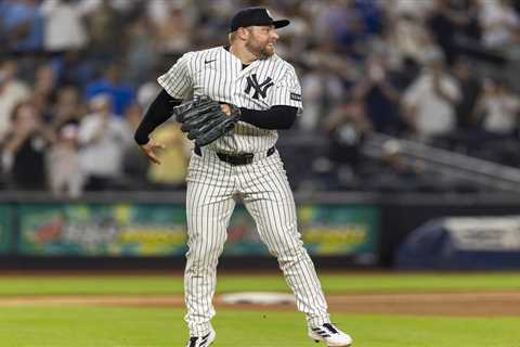 David Bednar avoids meltdown after Yankees offense erupts late to rally past Blue Jays