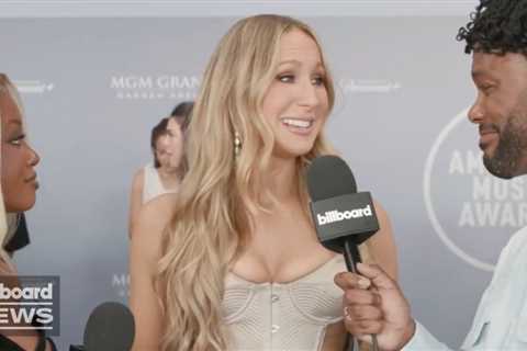 Nikki Glaser On Her New Tour, Wants to Roast Someone From the Current Administration & More |..