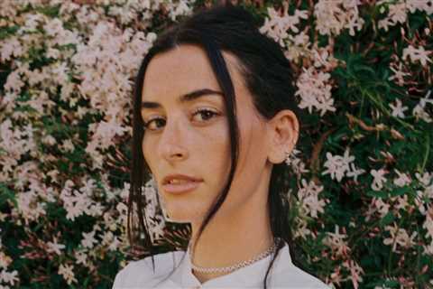 Stella Lefty’s ‘Is This Heaven?’ Debuts in Top Country Albums Top 10, Boosted by ‘Boston’