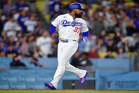 Dodgers’ Teoscar Hernández suffers hamstring strain