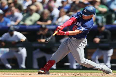 Dodgers to recall Ryan Ward to majors after Teoscar Hernández injury