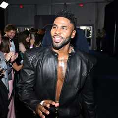 ‘Mmm Whatcha Say?’: Jason Derulo Has a Close Call With Fall on Stage at Summertime Ball
