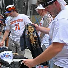 Bootleg Knicks merch selling like hotcakes at NYC ticker-tape parade: ‘Passed $10K this morning’