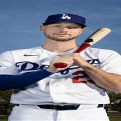 Dodgers must send Kyle Tucker to IL following back injury — but more for a mental reset