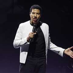 Lionel Richie Cuts Short Tour Opener After ‘Dizzy’ Spell
