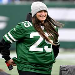 Jets super fan who attempted 100K field goal returning to MetLife with World Cup tickets
