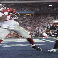 Plaxico Burress’ historic Patriots-slaying Super Bowl football goes up for auction