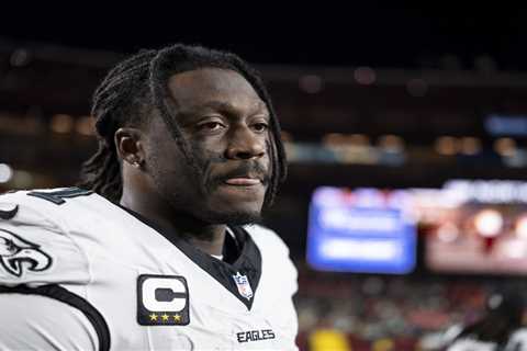 A.J. Brown trade from Eagles is imminent as Patriots rumors heat up