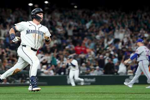 Mets offense doesn’t do enough in extra-inning loss to Mariners that snaps winning streak