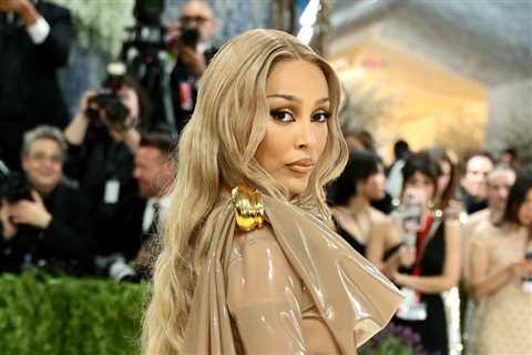 Doja Cat Eviscerates ‘Barrel Chested Ewok’ Elon Musk While Requesting Return of an X Feature