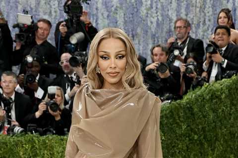 Doja Cat Calls Elon Musk a 'Frog' and 'Bitch' in X Post