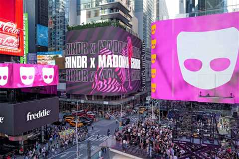 Madonna transforma Times Square en fiesta de Mes del Orgullo con show sorpresa de Grindr