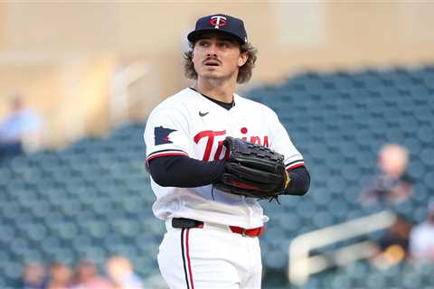 Target this pair of slow-throwing pitchers to boost stolen bases for your fantasy baseball team