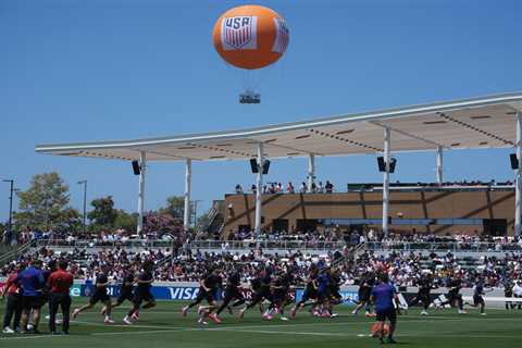 Inside the ‘amazing’ scenes that greeted USMNT at World Cup base