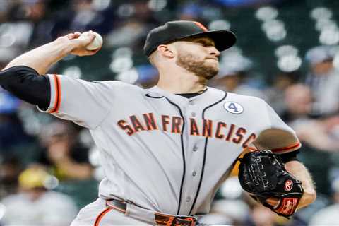 Giants change by-committee approach, name closer instead of keeping ‘organized chaos’
