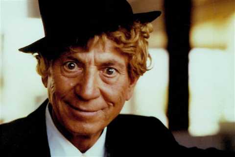 Lost Harpo Marx Recording From 1964 Debuts on Billboard Classical Charts