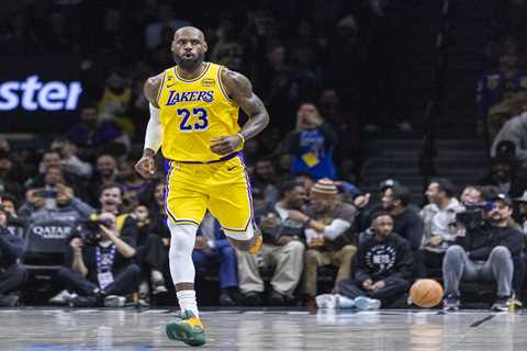 LeBron James gets different Father’s Day messages from sons Bronny, Bryce
