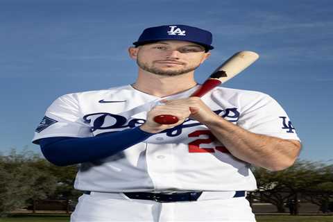 Dodgers must send Kyle Tucker to IL following back injury — but more for a mental reset