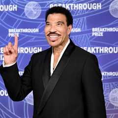 Lionel Richie Returns to Stage in Pittsburgh After Postponing Dates Due to Dizziness