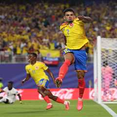 Columbia overcomes early injury, substitution to top Ghana and reach World Cup Round of 16