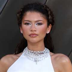 People Are Disappointed In Zendaya After She Sent A Private Jet To Paris To Collect A DRESS For The ..