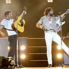 Niall Horan & Thomas Rhett Cover Ella Langley’s ‘Choosin’ Texas’ in Nashville