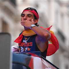 Spanish World Cup Final hero Ferran Torres dons red ‘Make Spain Great Again’ cap at homecoming..