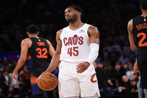 Donovan Mitchell signs $273 million extension with Cavaliers as LeBron James rumors linger