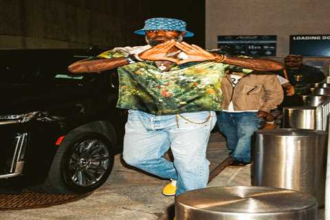 LeBron James rocks out at Jay-Z concert as NBA future unknown