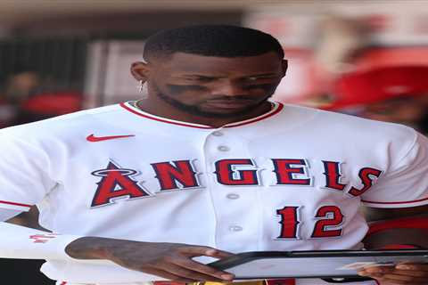 MLB cracks down on dugout iPads with artificial intelligence fears growing
