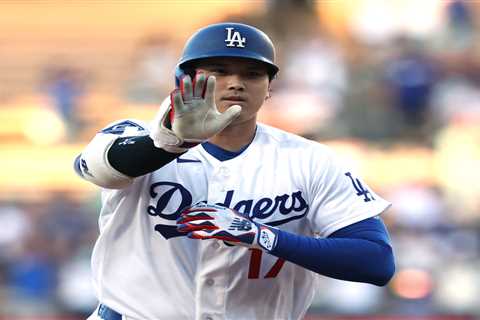 Dodgers reveal Shohei Ohtani’s status for Yankees series after knee concern