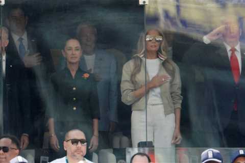 Trump flanked by Melania, FIFA president and the prez of Mexico