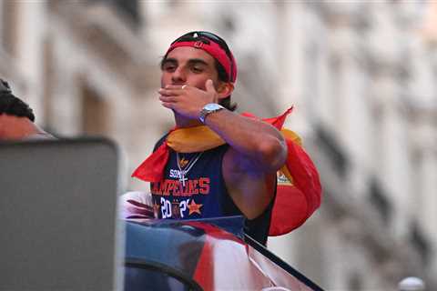 Spanish World Cup Final hero Ferran Torres dons red ‘Make Spain Great Again’ cap at homecoming..