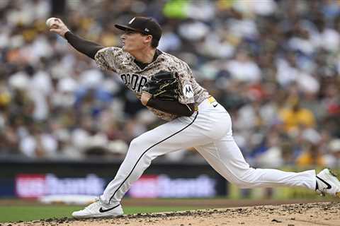 Pirates acquire Ron Marinaccio in trade with Padres, DFA Dennis Santana