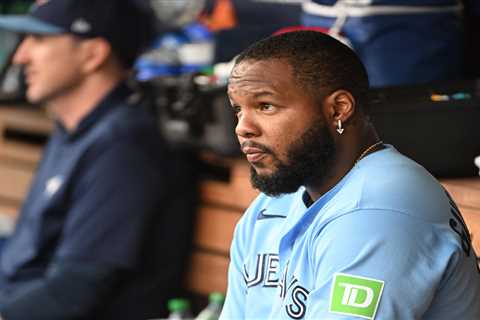 Vladimir Guerrero Jr. leaves game with hamstring injury in potential Blue Jays nightmare