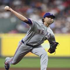 Jacob deGrom blocks potential trade to stay with Rangers — for now
