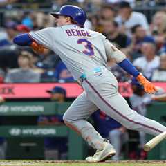 Carson Benge exits after crashing into wall to make catch in potential Mets scare
