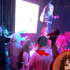 Chappell Roan Doles Out Dough at Drag Show, on Video