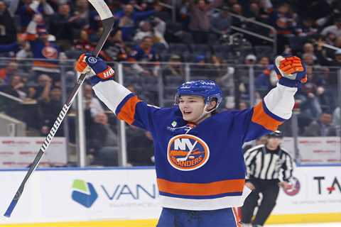 NHL 2026-27 odds, predictions: Fade the Islanders in Matthew Schaefer’s second season