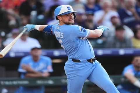 Braves acquiring Lane Thomas from Royals ahead of trade deadline as right-handed bat domino falls