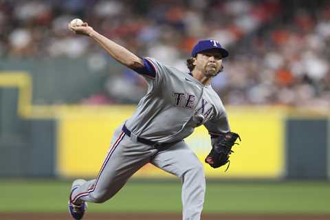 Jacob deGrom blocks potential trade to stay with Rangers — for now