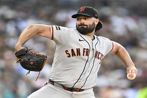 Giants finalizing deal that sends Robbie Ray to Padres ahead of MLB trade deadline