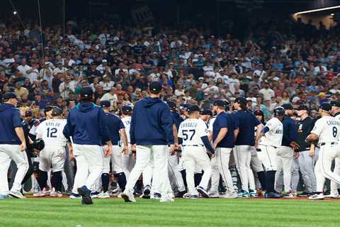 Tigers-Mariners in heated confrontation after five players hit by pitches