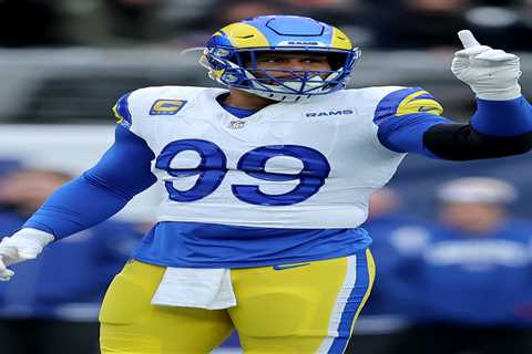Aaron Donald is walking a high-wire with a Rams reunion far from guaranteed success