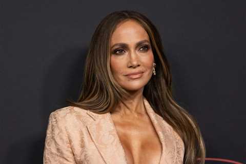 ‘Real Housewives’ Star Luann de Lesseps Apologizes to Jennifer Lopez After Saying She’s ‘From the..