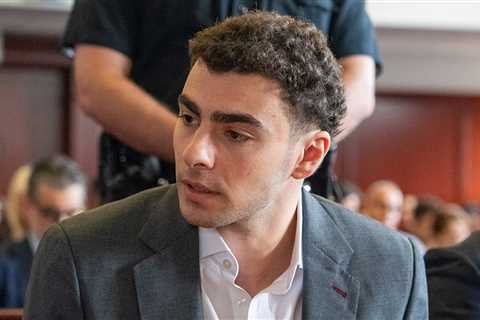 Luigi Mangione's Team Negotiating Plea Deal with Feds, State Case in Jeopardy