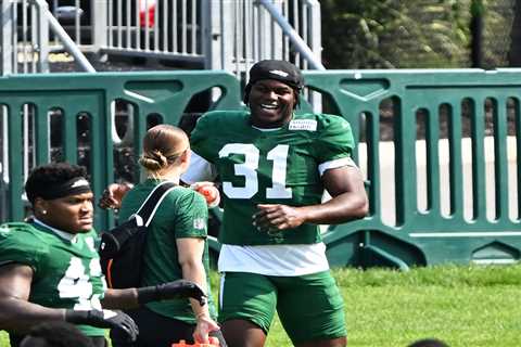 David Bailey has would-be sack of Baker Mayfield as Jets rookie continues outstanding camp
