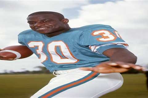 Sammy Price, former Dolphins running back, dead at 82